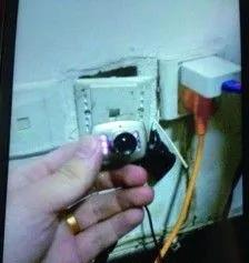 女生酒店发现摄像头被要求赔偿,住酒店被查到有摄像头