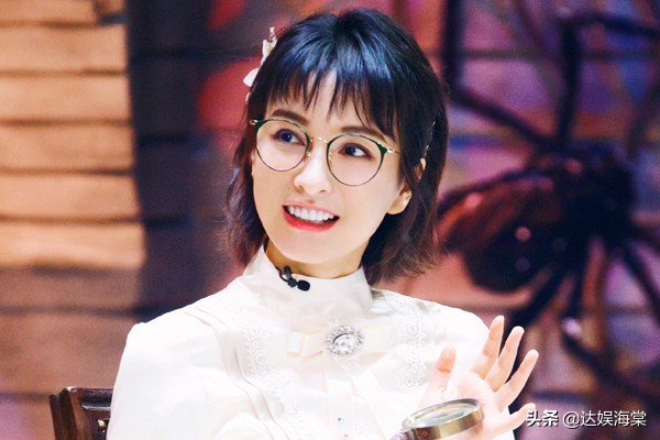 明星普遍缺乏共情?吴昕带货400元一件T恤没人买,抱怨网友买不起