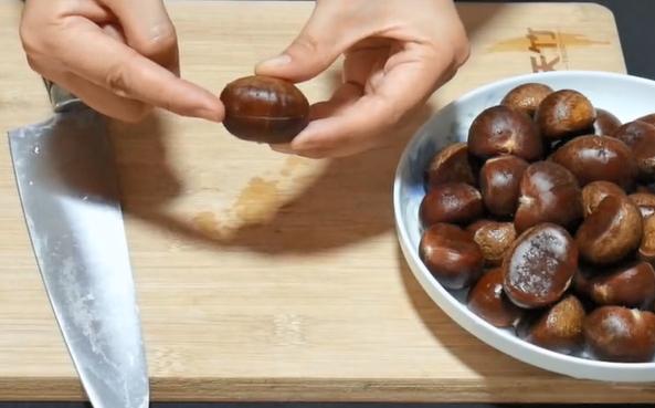 剥板栗小妙招不用上火,怎样剥板栗又快又好