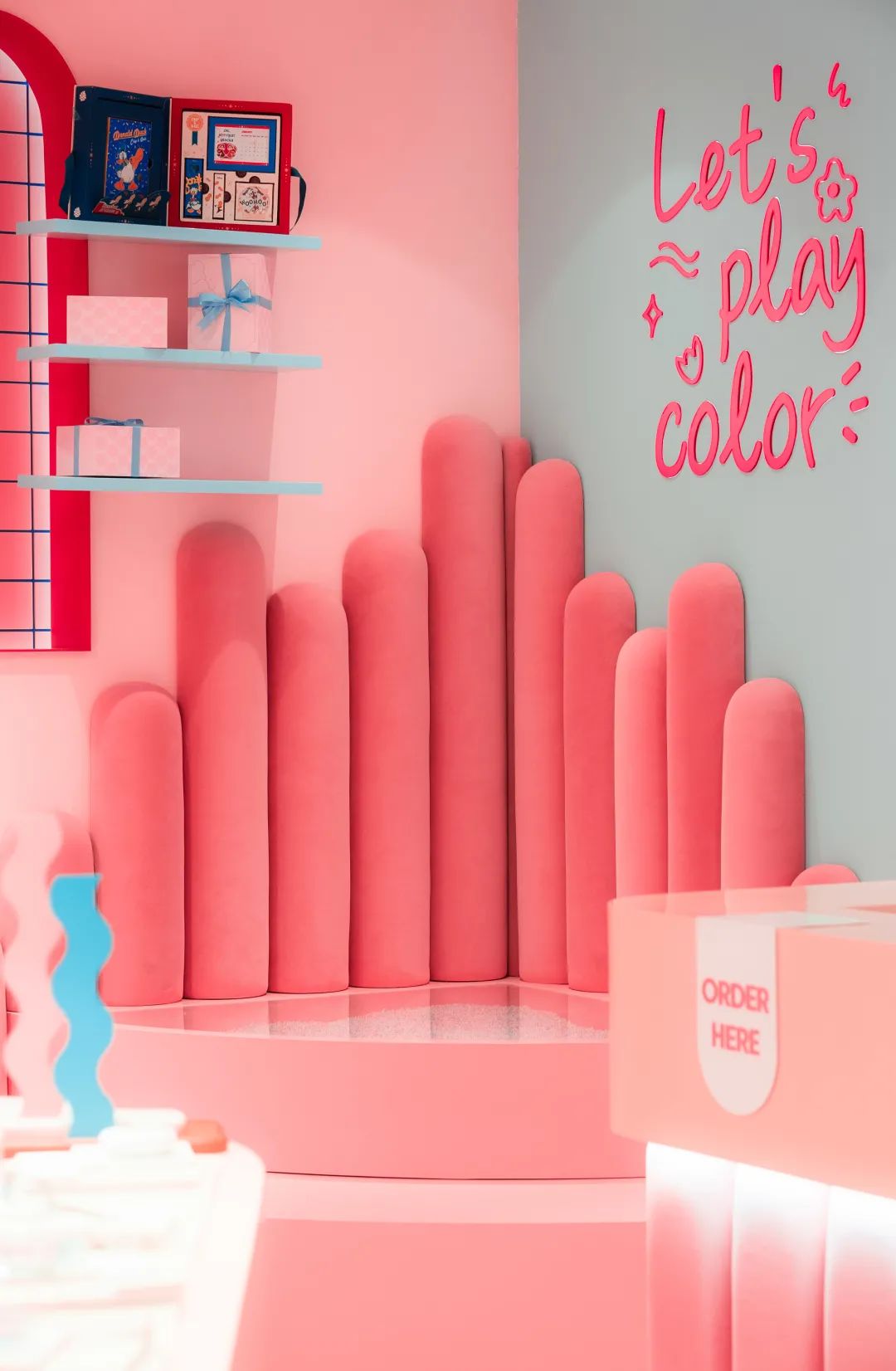 牛年扭蛋机、5折买明星同款、年味美食买一赠一，新春焕新颜