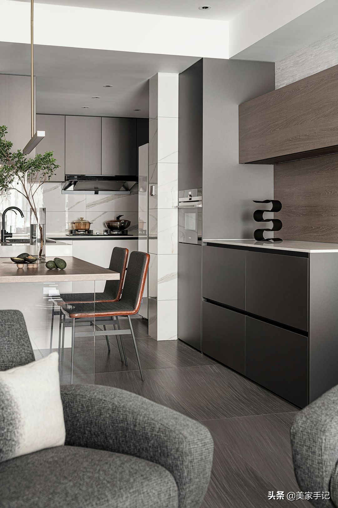 98年118平方女生独居生活,90后女孩在成都的独居生活记录