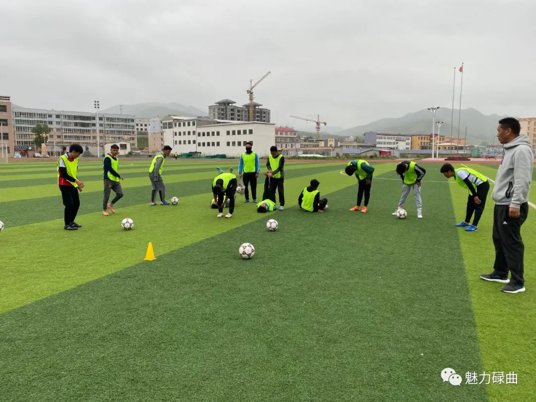 碌曲县足球队积极备战第二届“牡丹杯”足球邀请赛