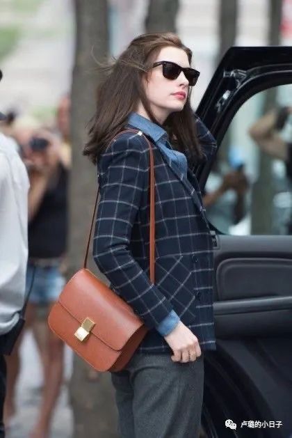 从OL到高管，安妮海瑟薇的职场穿搭，真的是最完美的模板