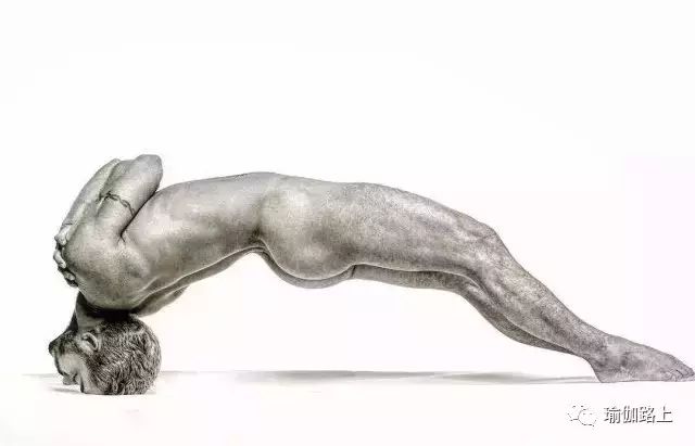 男人裸体瑜伽？一开始我的内心是拒绝的