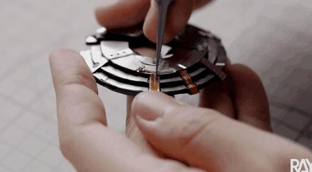 把小米铁蛋爆改成钢铁加鲁鲁的大佬，还曾把手机改造成北京城