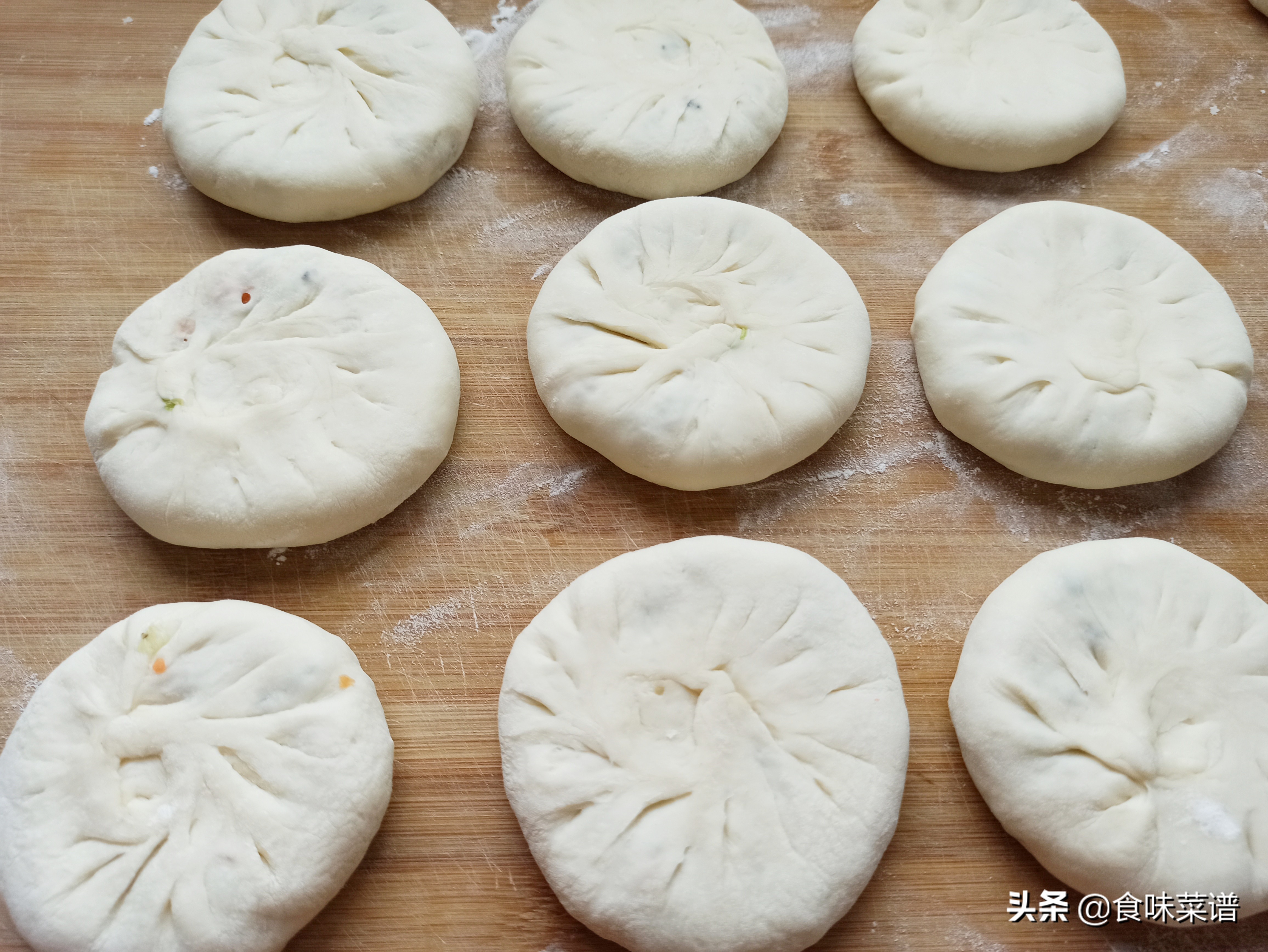 馅饼怎么做又薄又软怎么和面,饭店大白菜和芹菜馅的馅饼咋调馅