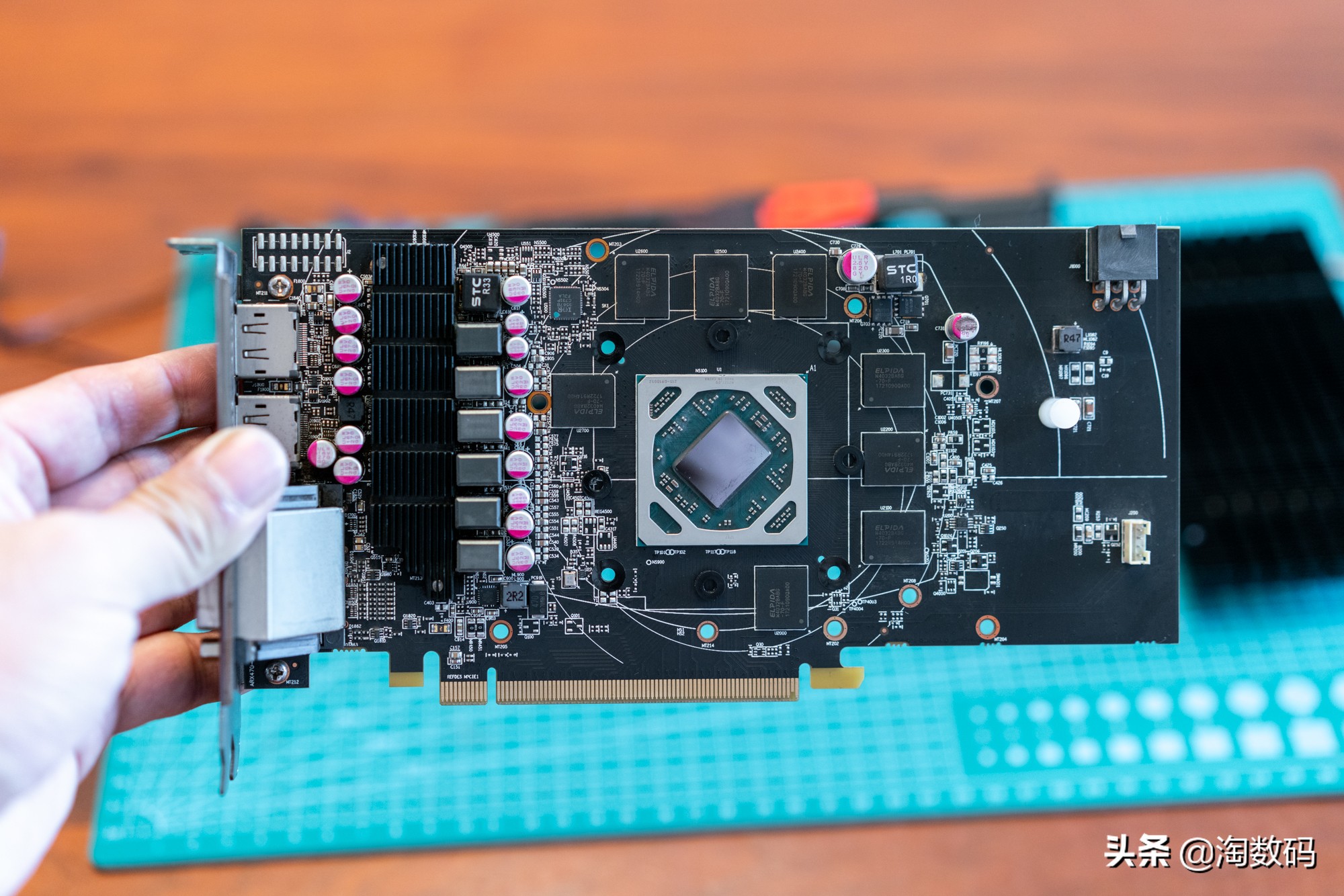 矿难袭来，299块钱的AMD矿渣RX570重现江湖，仔细看看便宜在哪里