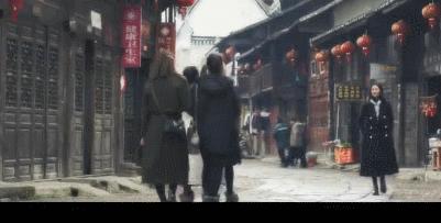 刘雯一年参加了几场时装周,刘雯时隔三年再登秀场气势依旧