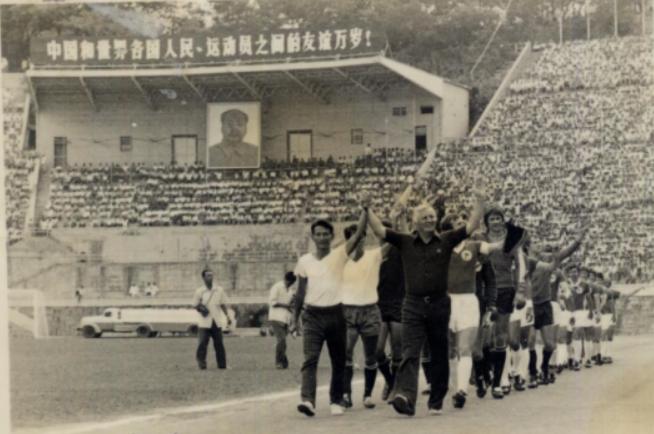 吴群立留洋,吴群立谈苏格拉底