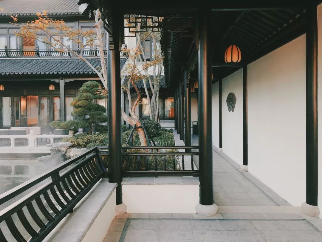 「十堰」在十堰一家小区拍下，这样的外墙第一次见，太牛了