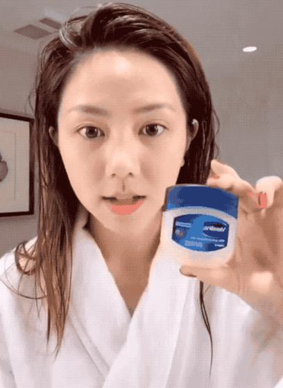 邓紫棋推荐的补水步骤 (邓紫棋使用什么粉底色好)