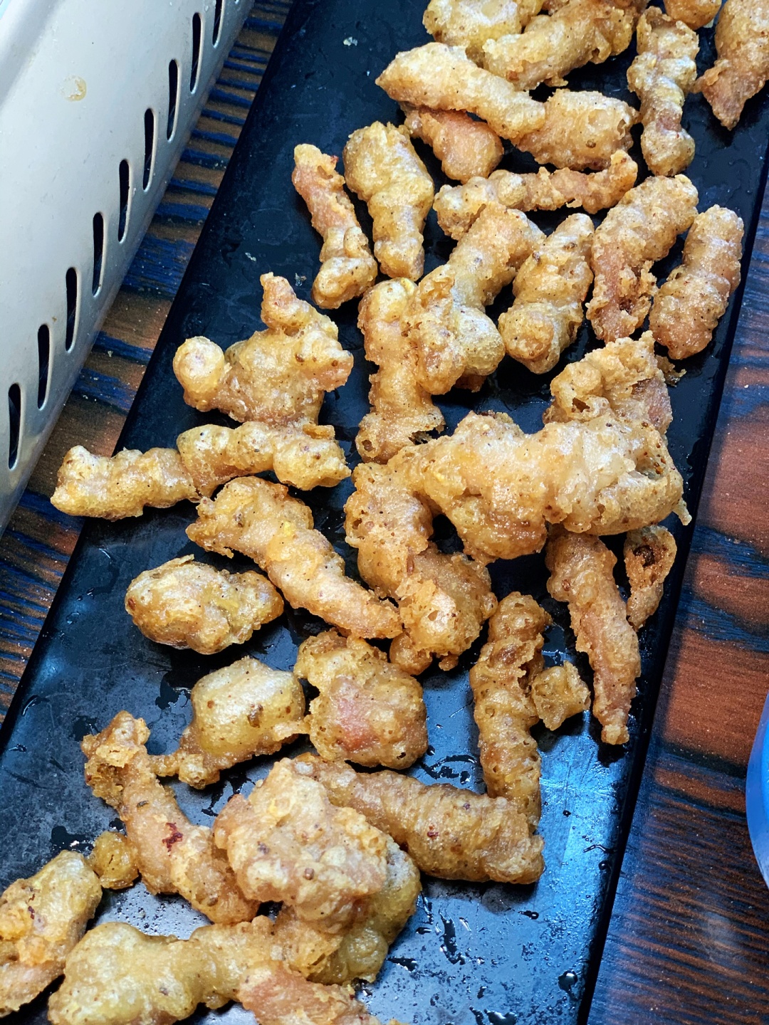 10张桌子的烤鱼店铺需要几个员工,长春市十张桌火锅