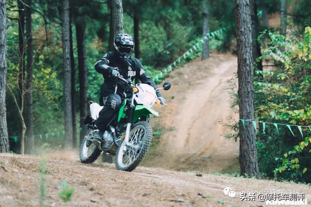 川崎klx230和川崎300x哪个好,川崎klx230和无极300哪个好