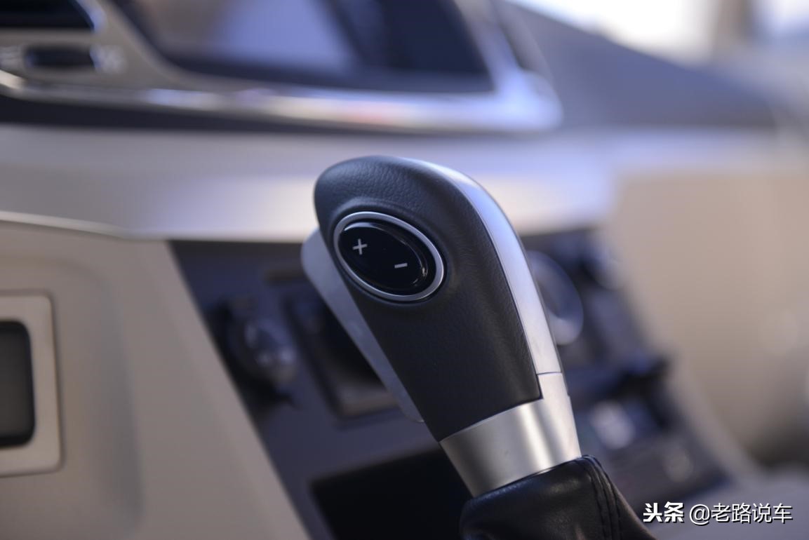 宇通t7汽油版价格表,宇通t72019款3.5t汽油自动旗舰版