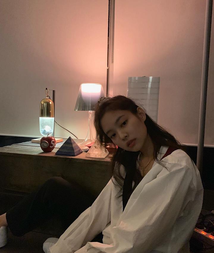 jennie金智妮穿搭工装裤,金智妮jennie毛衣开衫穿搭