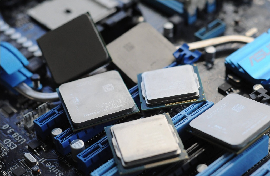 新一批CPU天梯出炉：群龙混战，中端九代酷睿成主流！