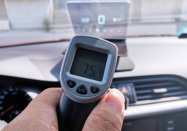 百路达HUD:听歌追剧看小猪佩奇?这才是车载导航的正确打开方式