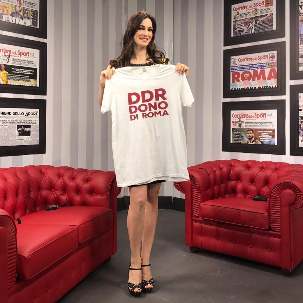 曼努拉阿库里,曼奴拉·阿库里