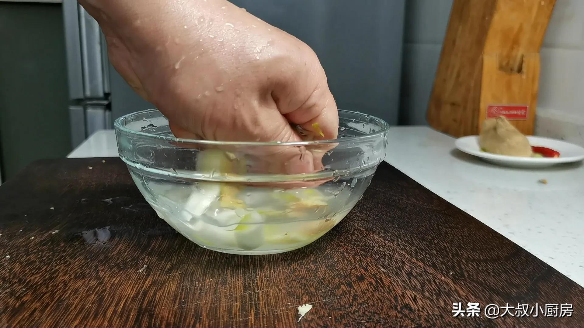 清蒸鲈鱼正确做法要放料酒吗,清蒸鲈鱼放哪些调料比较好吃