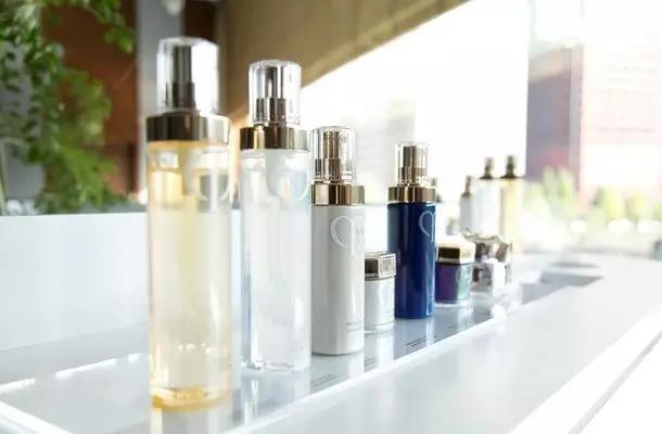 看完别人家的化妆台,可能买了假的化妆台