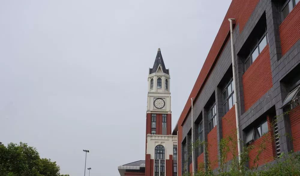 十七中和铁中哪个学校好,七中和铁中哪个学校好