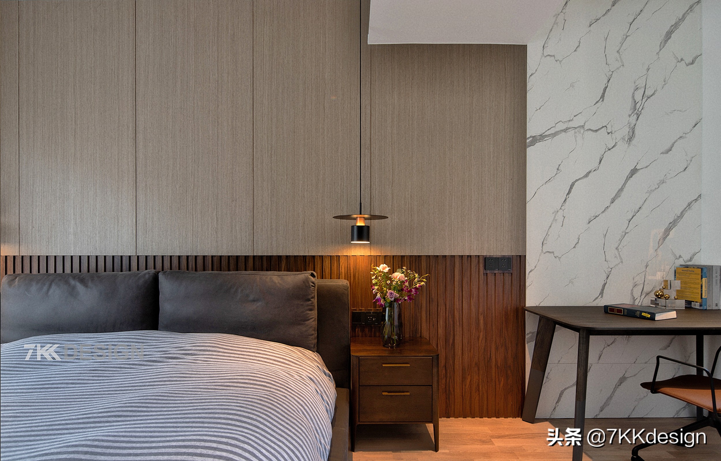 海边联排别墅小院实景现代轻奢,独栋带院子的小别墅年代感