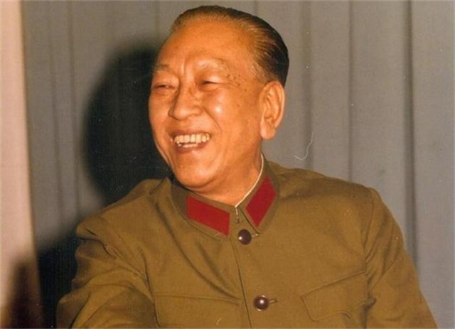 *世友许**听闻军中来了位高手,欲切磋武功,*飚耿**:你不是我的对手