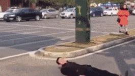 搞笑gif女人结婚前和结婚后的差别,新娘害羞蒙脸搞笑视频