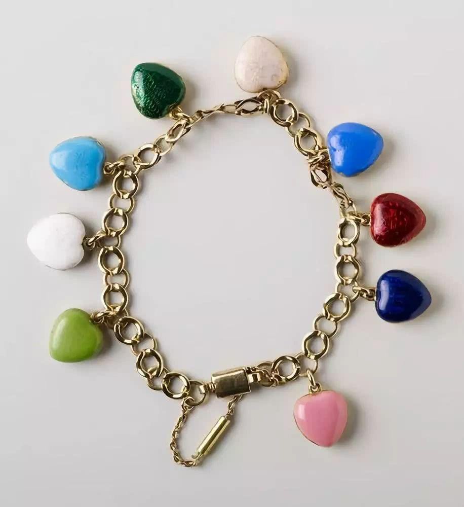 维多利亚女王佩戴的珠宝,维多利亚时期手链