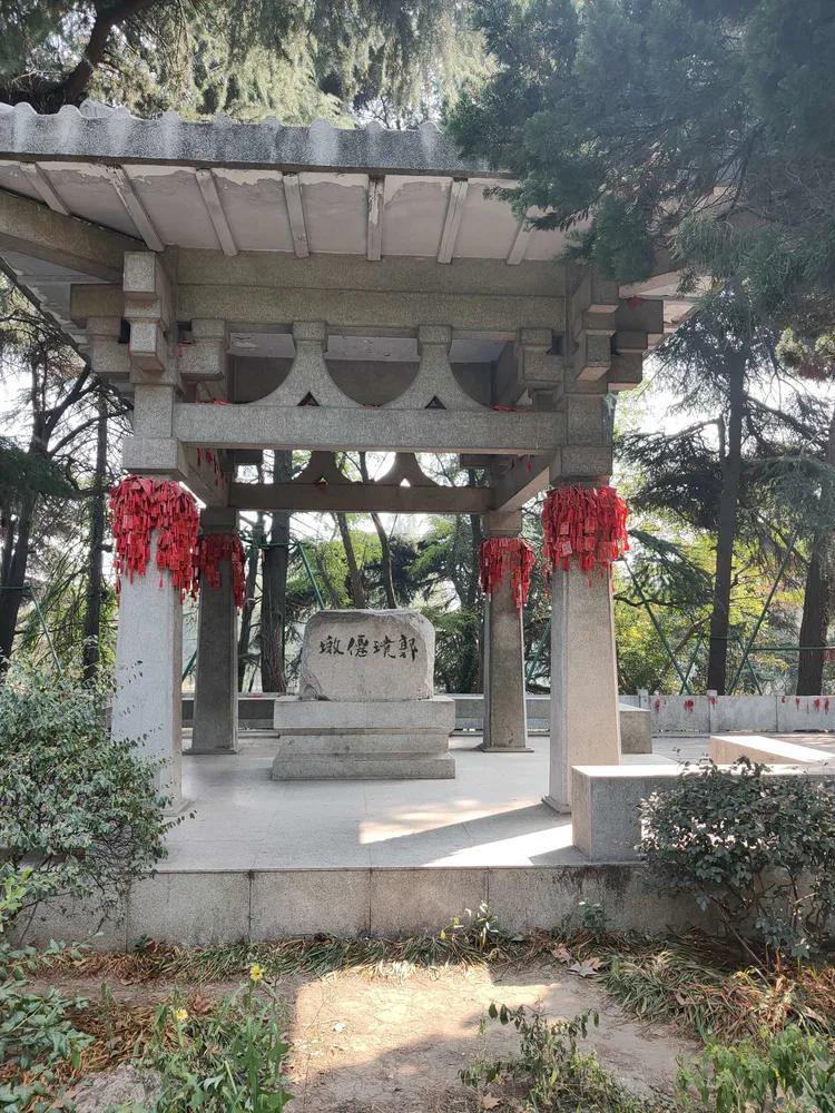 曾作为禁地，与外界隔绝二百六十多年的“玄武湖”，今日锣鼓喧天