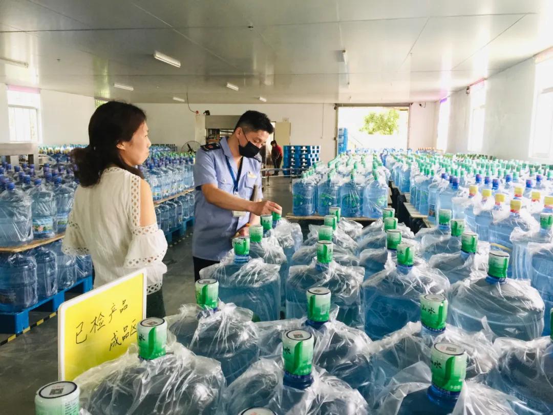 桶装水是真的在源头生产的吗,桶装水靠谱么