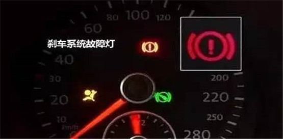 行驶中机油灯亮了检查不缺机油,开车时要注意哪些灯突然亮