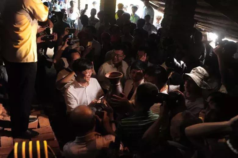 坭兴陶钦江古龙窑,钦江古龙窑开窑底款