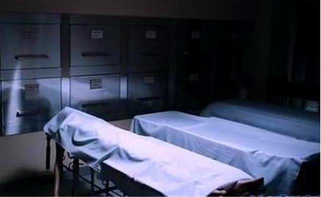 人死后肛门为何会被堵住,人死后要堵住肛门吗