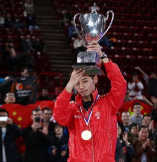 张继科在刘诗雯低谷期高调秀恩爱,张继科乒乓球遗憾