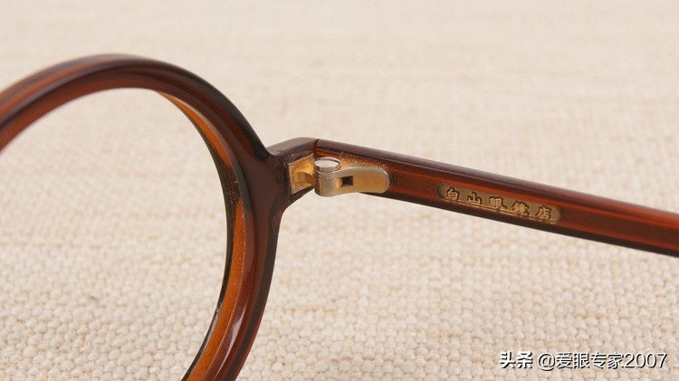 眼镜坏了用哪种胶才能粘好,眼镜坏了修补一下