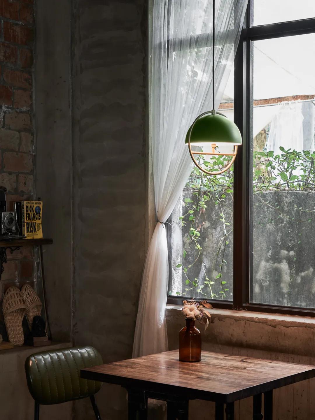 下雨天宅家的惬意时光,周末宅在家里惬意