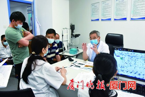 给患者带来光明是我们最大的幸福,给患者带来福音的意思