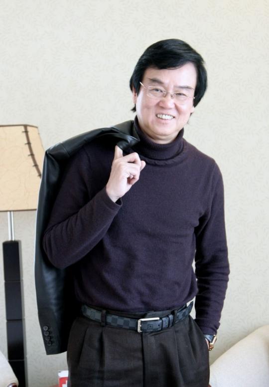 黄百鸣练腹肌视频,开心鬼黄百鸣秀腹肌