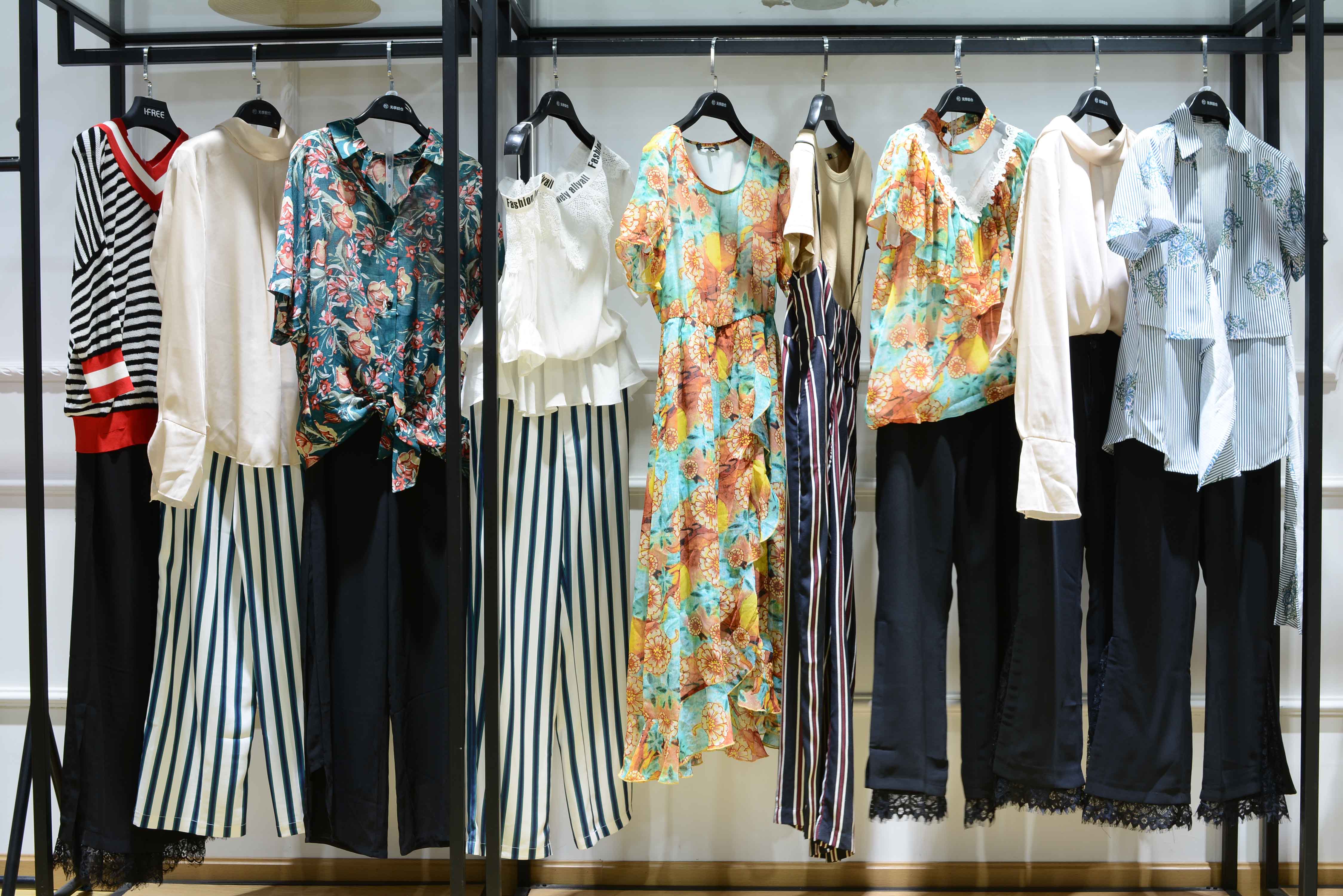 高端女装直播货源渠道分析,女装品牌折扣批发一手货源