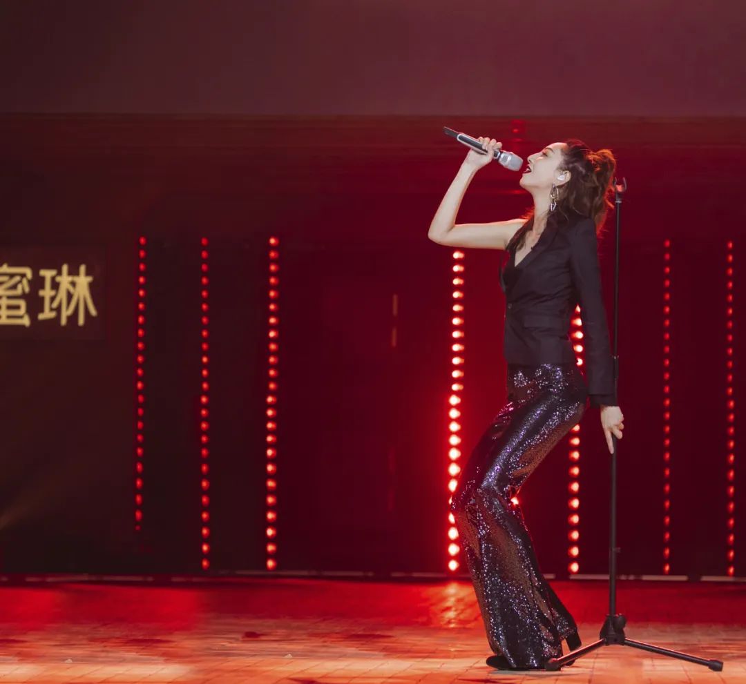 李现时装周香奈儿,李现穿香奈儿