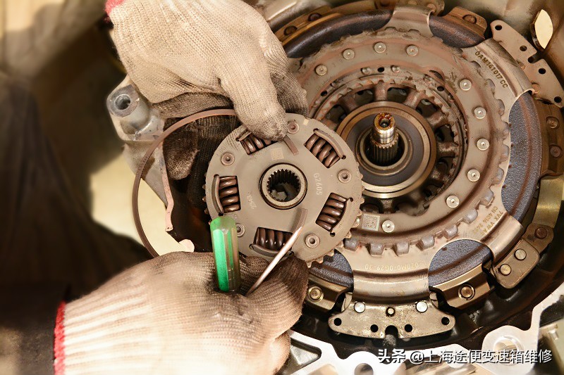 高尔夫dq200干式双离合报6挡故障,高尔夫dq250变速箱