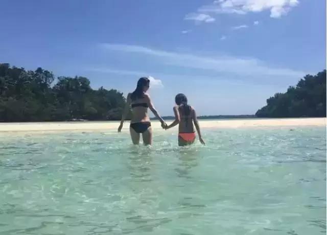 49岁邓文迪与22岁男友,49岁邓文迪与20岁男友