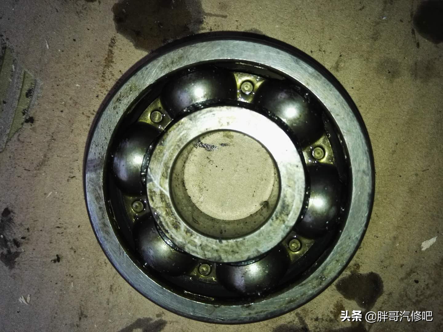 变速箱拆解全部过程,一个垫片搞定手动变速箱异响