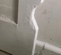 搞笑gif目光全在腿上了,爆笑gif动图我们一起出去霸气一点