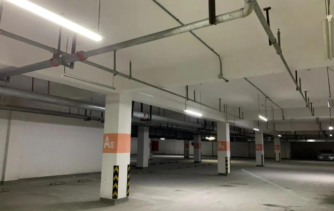 坚决斗争！拒交物业费！镇江这个小区业主还要赶走物业公司