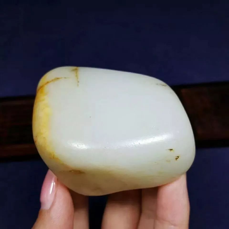 把玩和田玉和玻璃的区别,把玩和田玉生肖