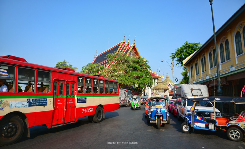 曼谷卧佛寺庙在哪里,曼谷卧佛在卧佛寺里面哪里