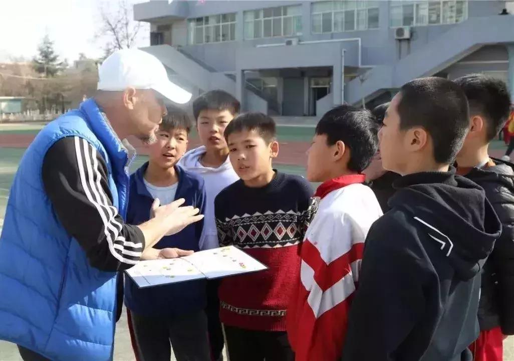 【我们都是追梦人】超越梦想再出发——记市青少年足球俱乐部创始人闫东（图）