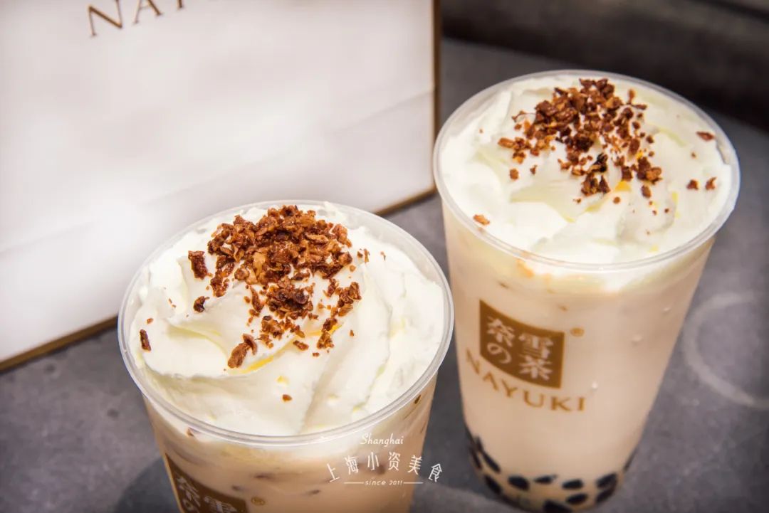 网红饮料喝起来,中药奶茶网红饮品